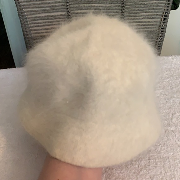 Fuzzy Bucket hat - Picture 2 of 3